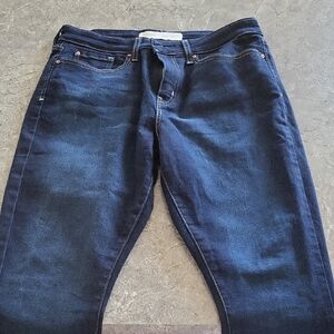 Levi's Signature Mid Rise Skinny Jeans